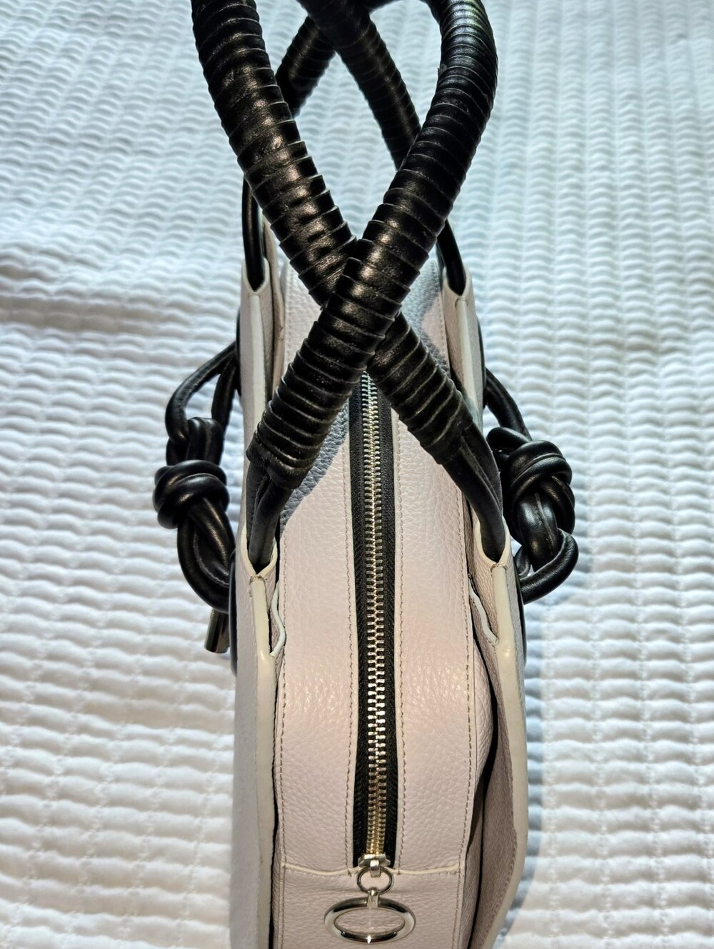 Behno Light Gray Leather Tote with Black Rope Handles - Picture 4 of 6